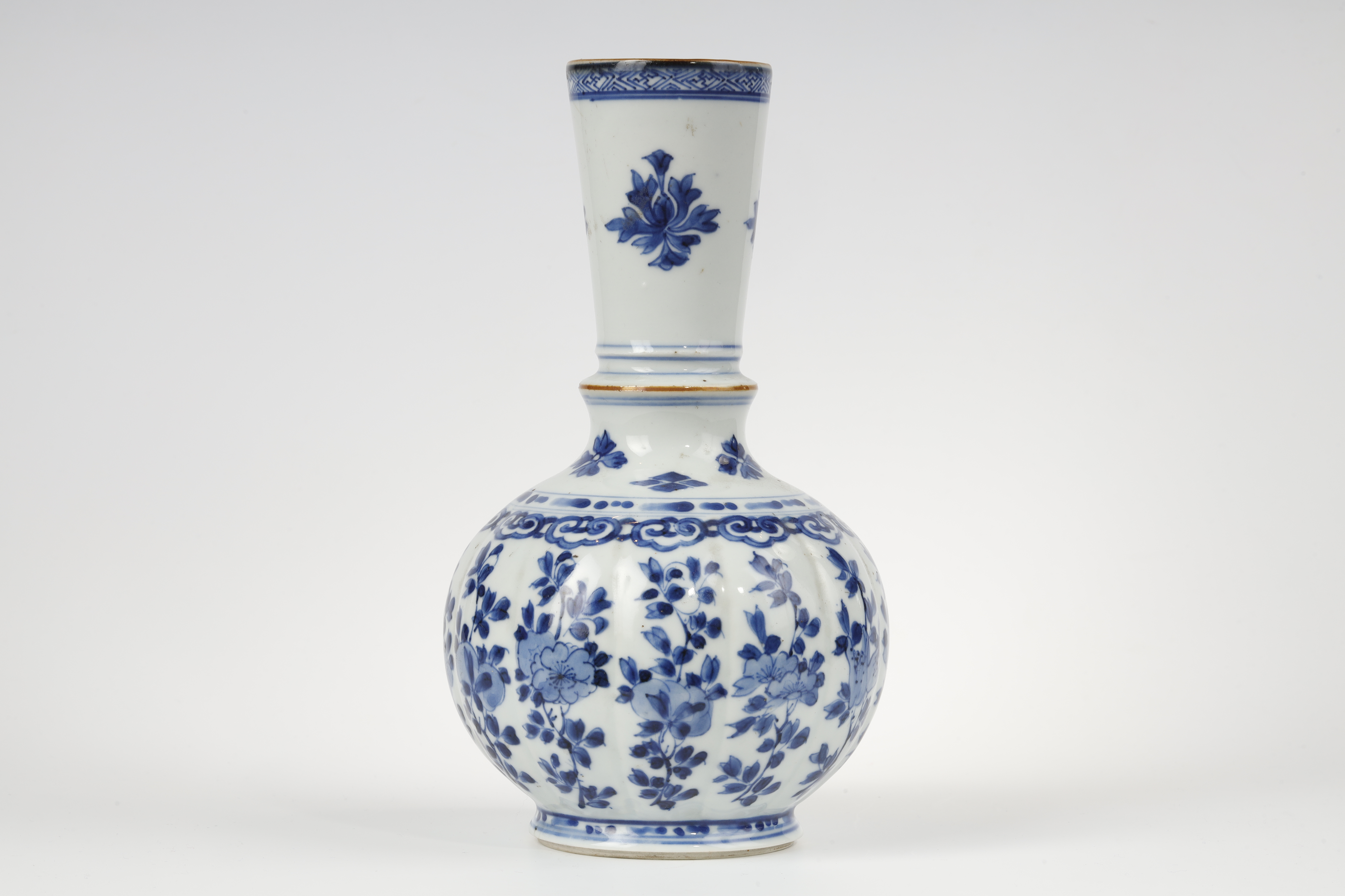 Rare vase blue white porcelain in shape of Hookah flowers decoration .
Kangxi period 1662/1722